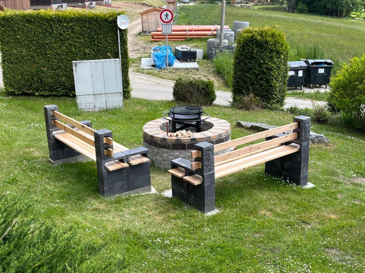 Chata Pod Houbovym Vrchem 2 Horní Planá Buitenkant foto